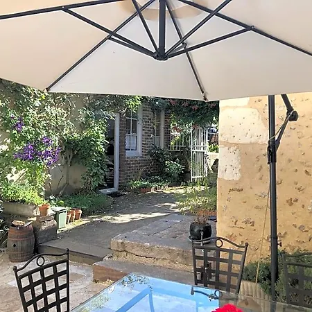 Le Chaton Rouge Bed and breakfast Saint-Pierre-du-Lorouër