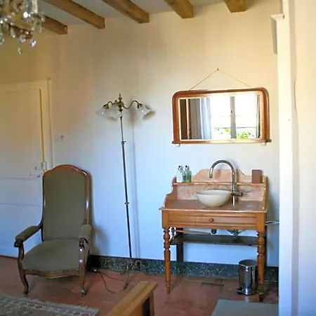 ル シャトン ルージュ Saint-Pierre-du-Lorouër