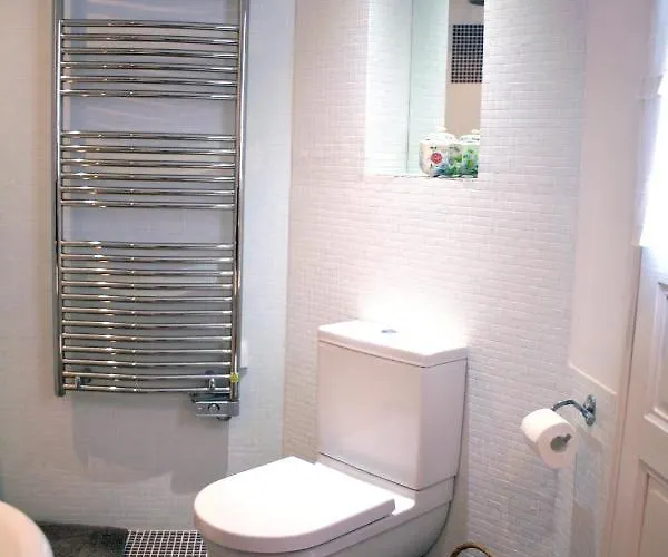 Oda ve Kahvaltı Le Chaton Rouge