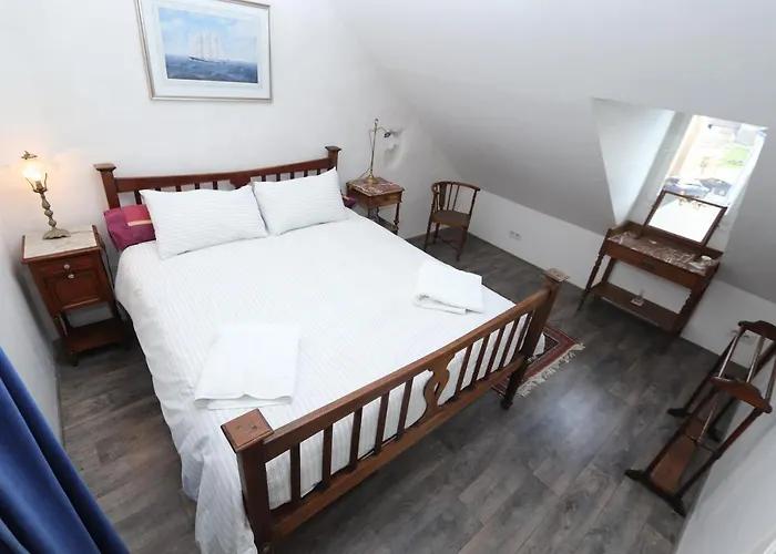 Le Chaton Rouge Saint-Pierre-du-Lorouër